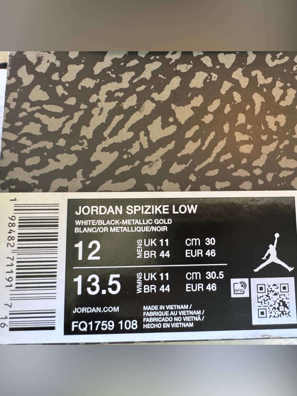 Jordan spizike low Men’s Low-Top Sneakers in White, Black & Gold - Picture 7 of 8